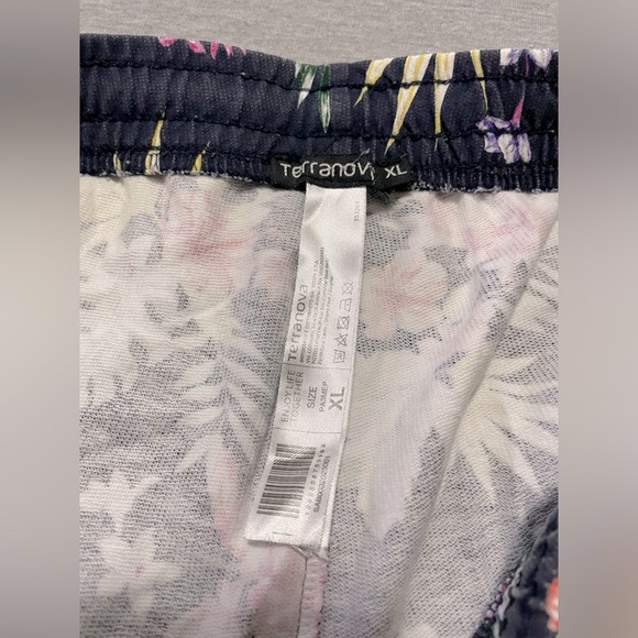 Terranova Floral Board Shorts - Picture 3 of 3